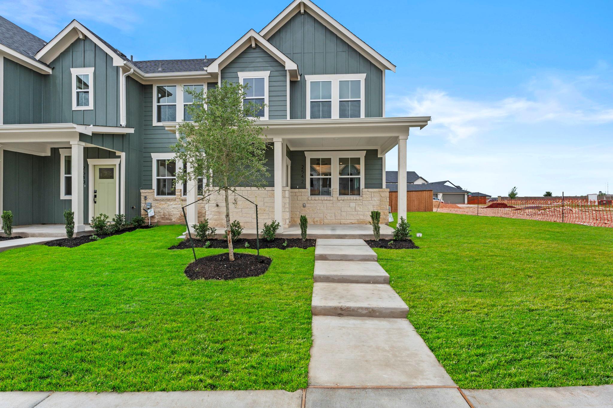 Listing photo 1 of 2542  Violet Theo Ln