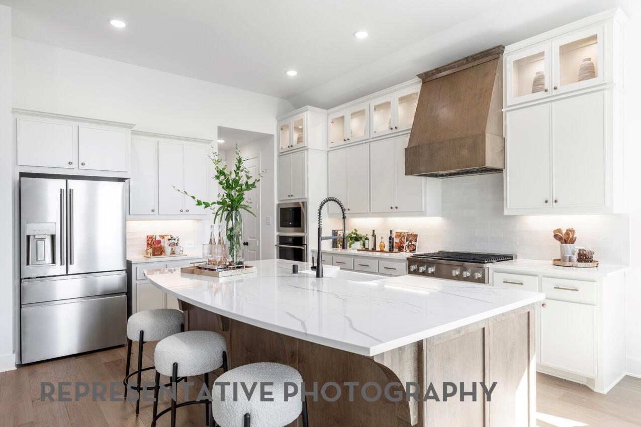 Foto de la propiedad en venta 1 de 125  Medway Point Dr