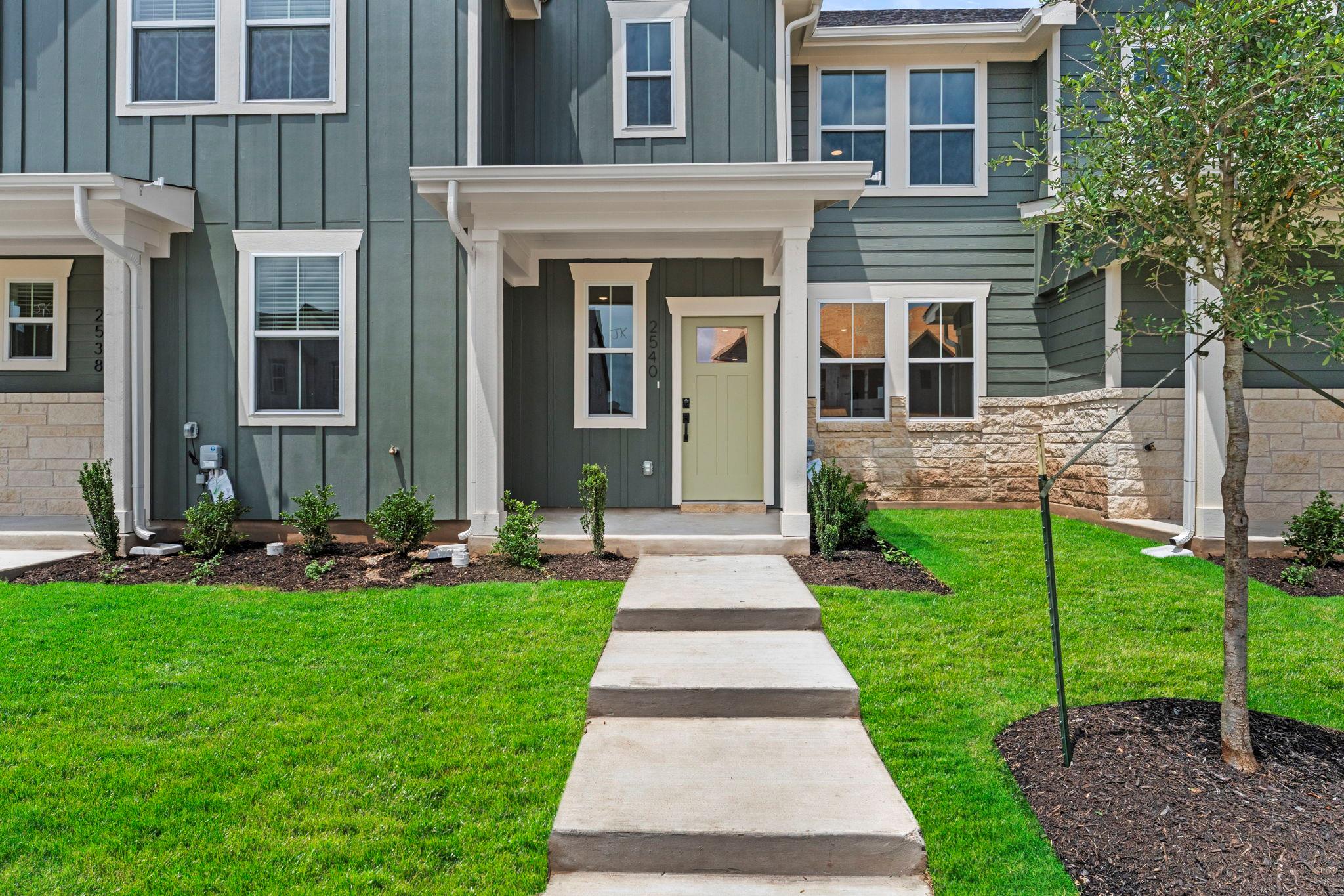 Listing photo 1 of 2540  Violet Theo Ln