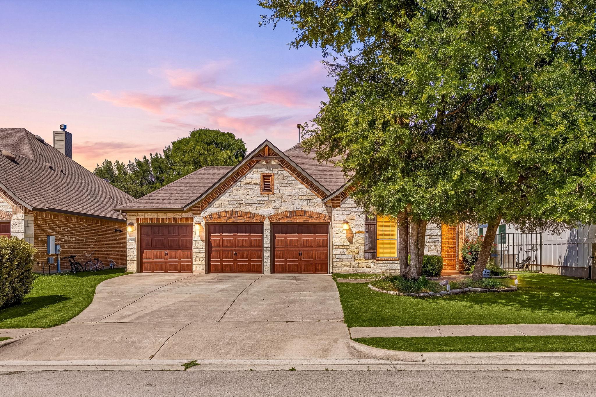 Listing photo 1 of 332  Ancient Oak Way