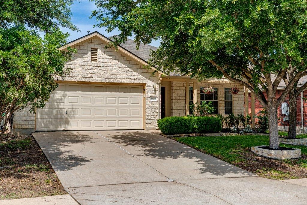 Listing photo 1 of 3804  Hidden Lake Xing