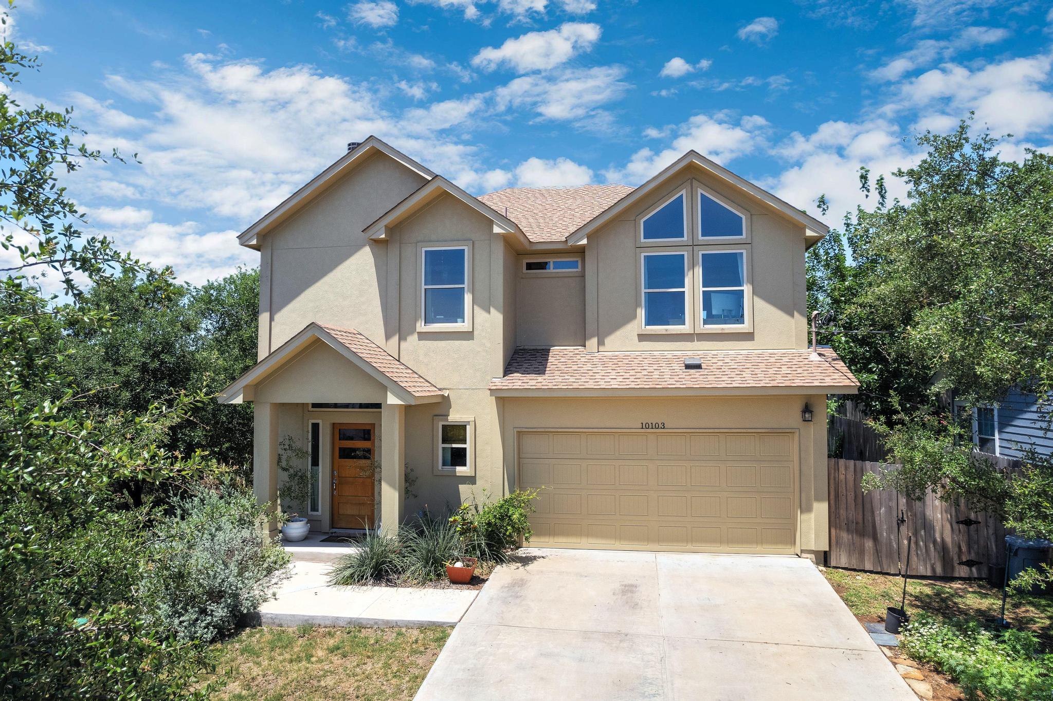 Listing photo 1 of 10103  Twin Lake Loop