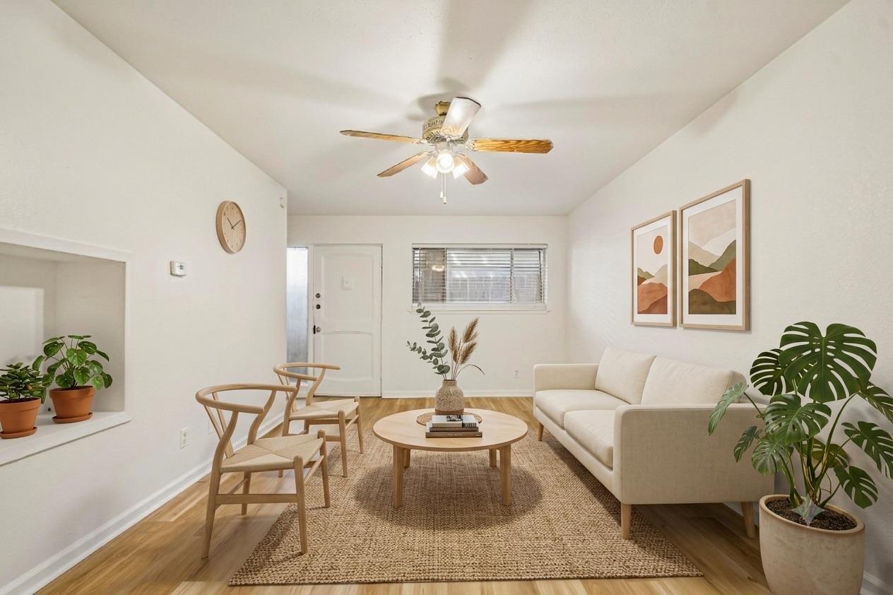 Listing photo 1 of 2413  Leon St  #104