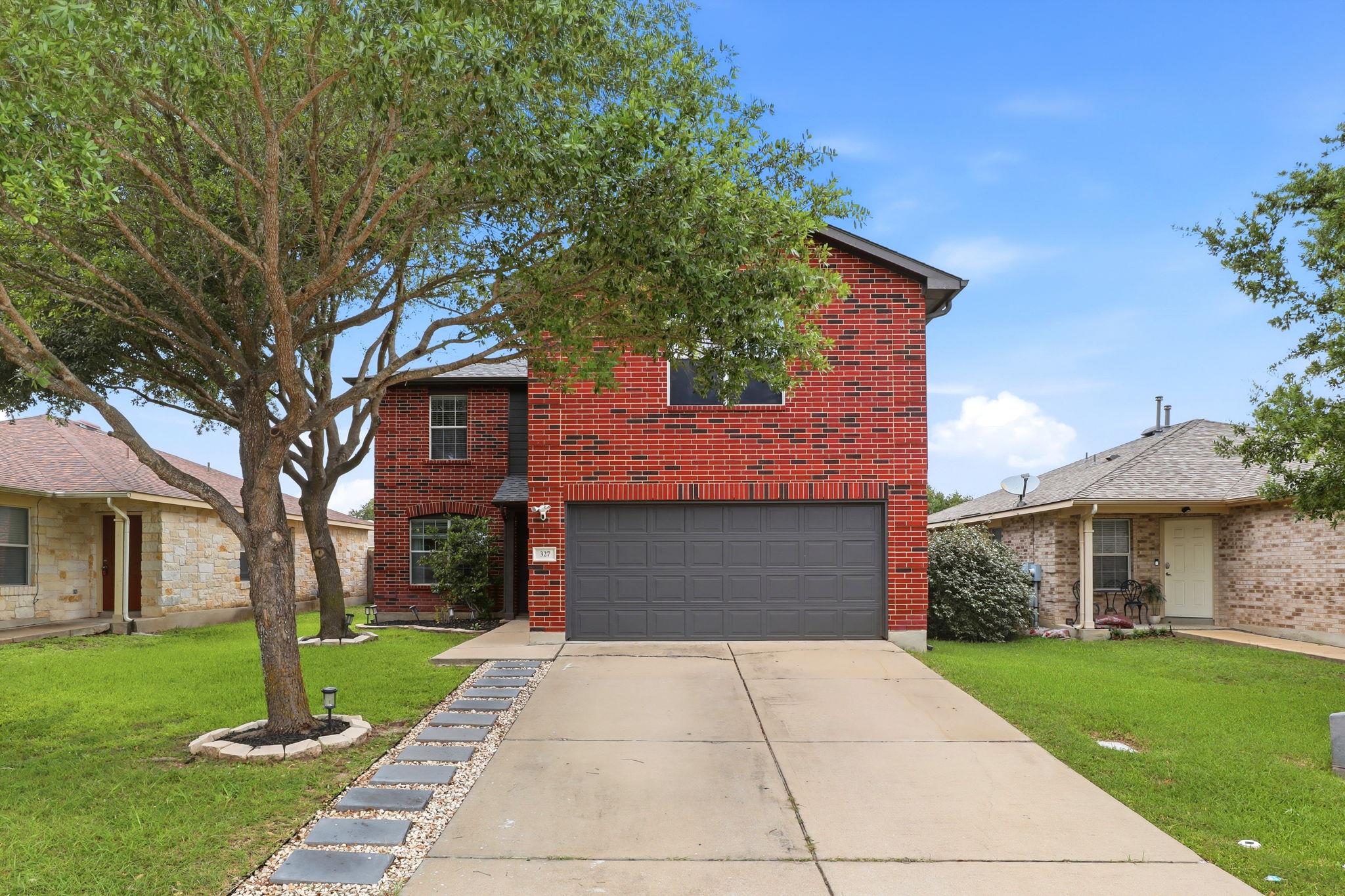 Listing photo 1 of 327  Outfitter Dr