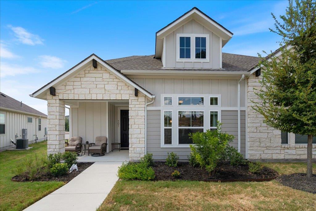 Listing photo 1 of 220  Bolivar Way  #101