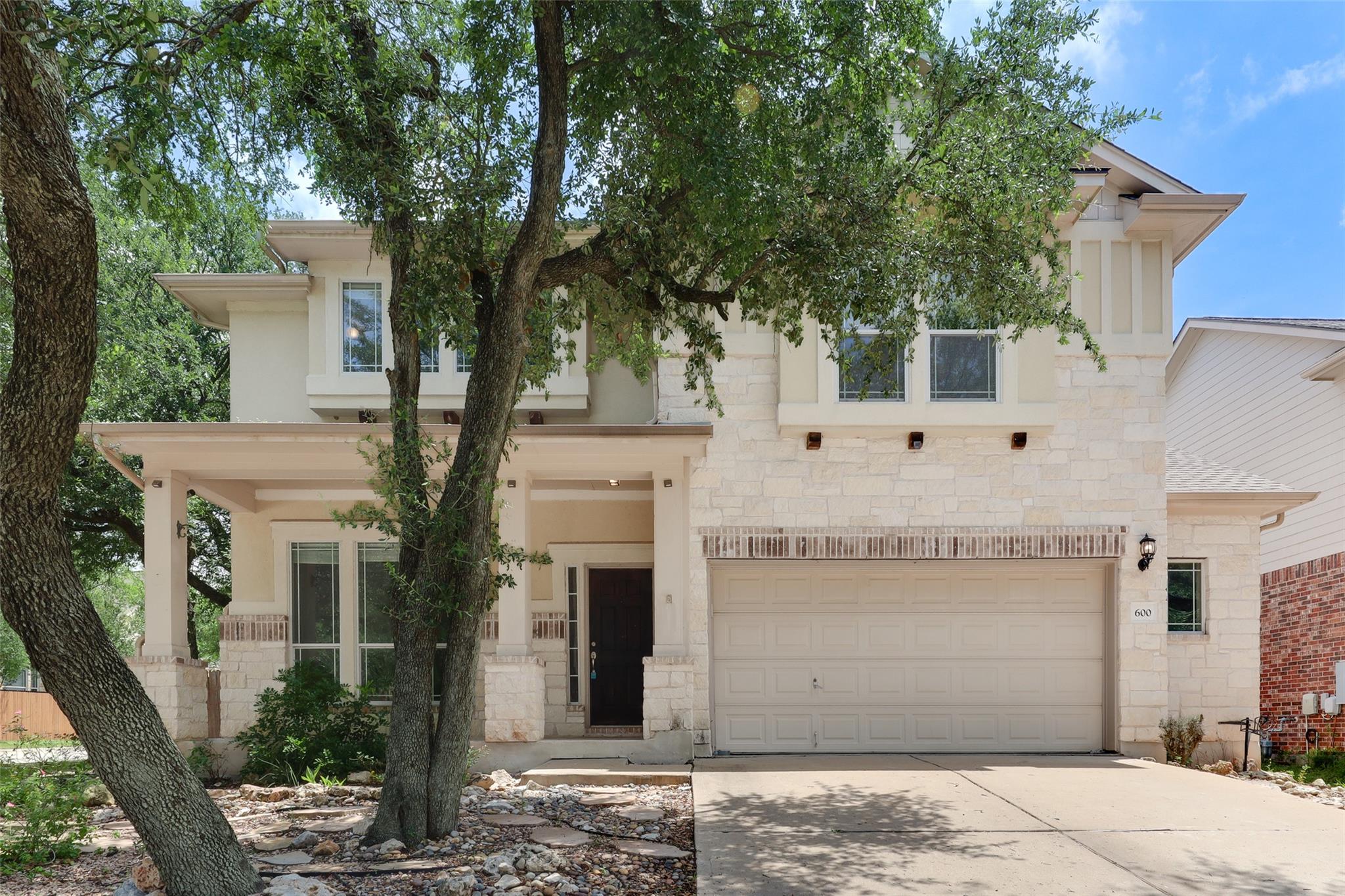 Listing photo 1 of 600 S Frontier Ln