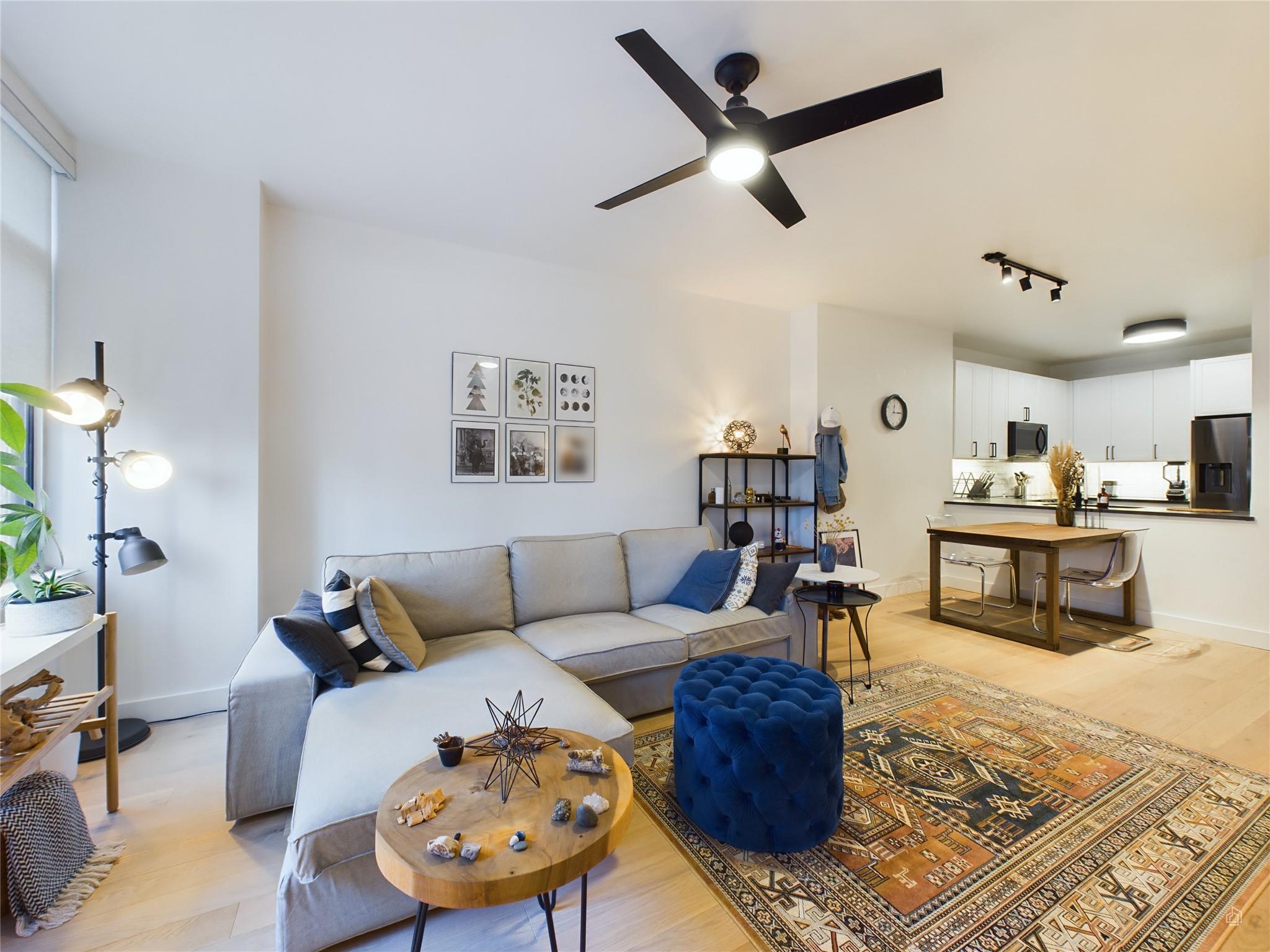 Listing photo 1 of 54  Rainey St  #415