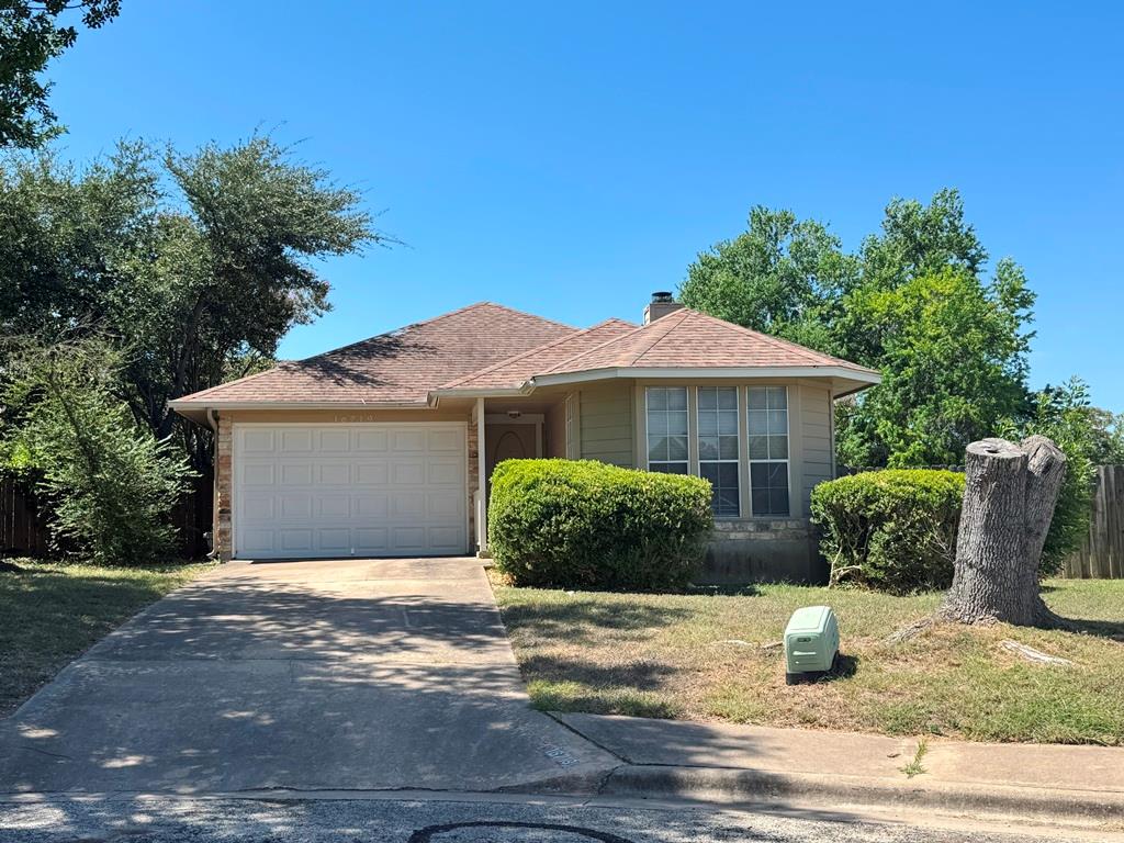 Listing photo 1 of 16719  Whitebrush Loop