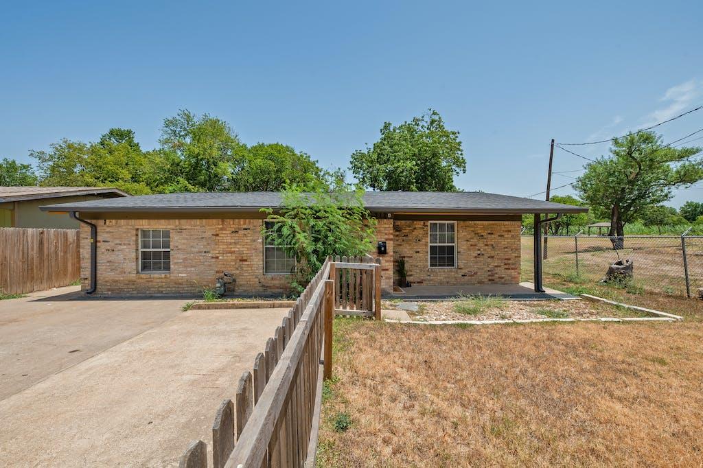 Listing photo 1 of 1312 E 52nd St  #B