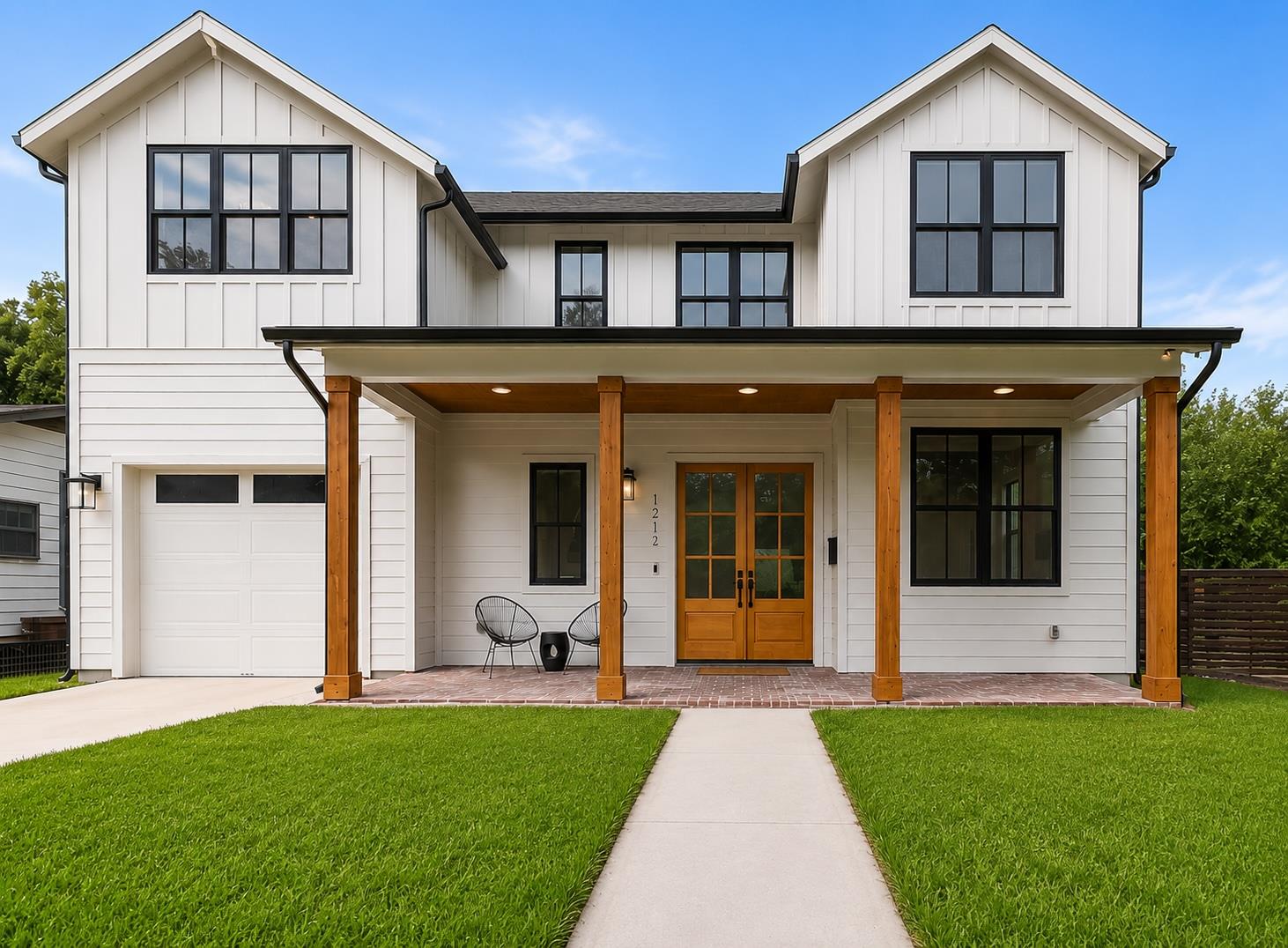 Listing photo 1 of 1212  Madison Ave