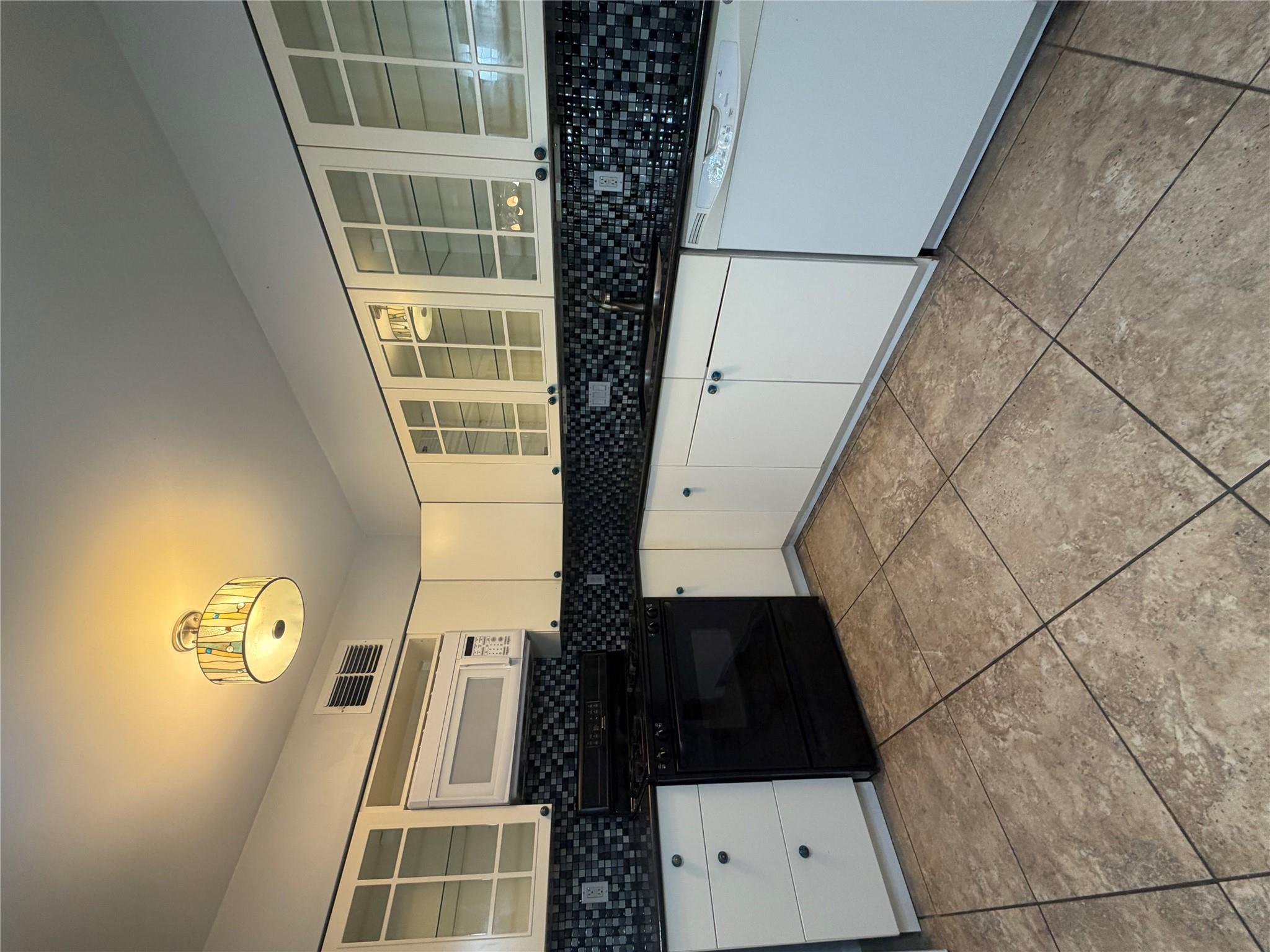 Listing photo 1 of 2303  Barton Village Cir  #101