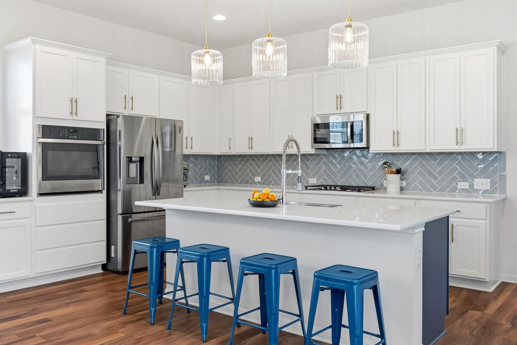 Listing photo 1 of 8704  Apogee Blvd