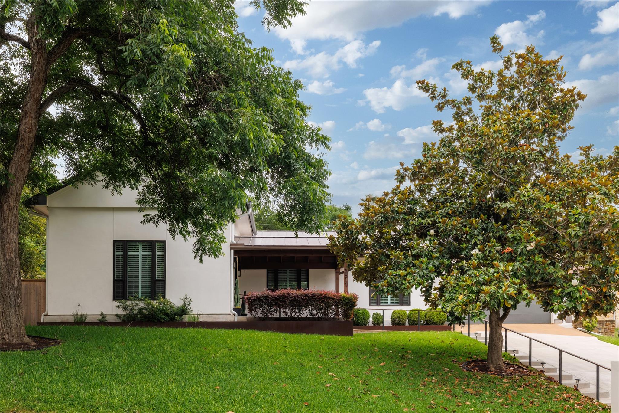 Listing photo 1 of 3511  Arrowhead Dr