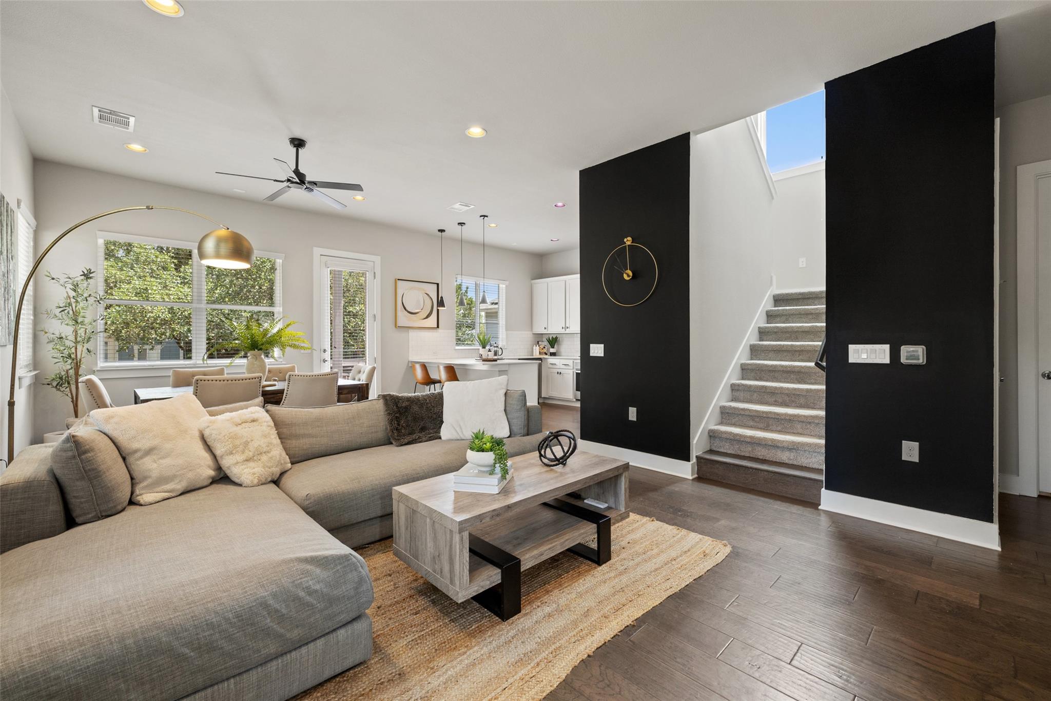 Listing photo 1 of 314  Virtus Bnd