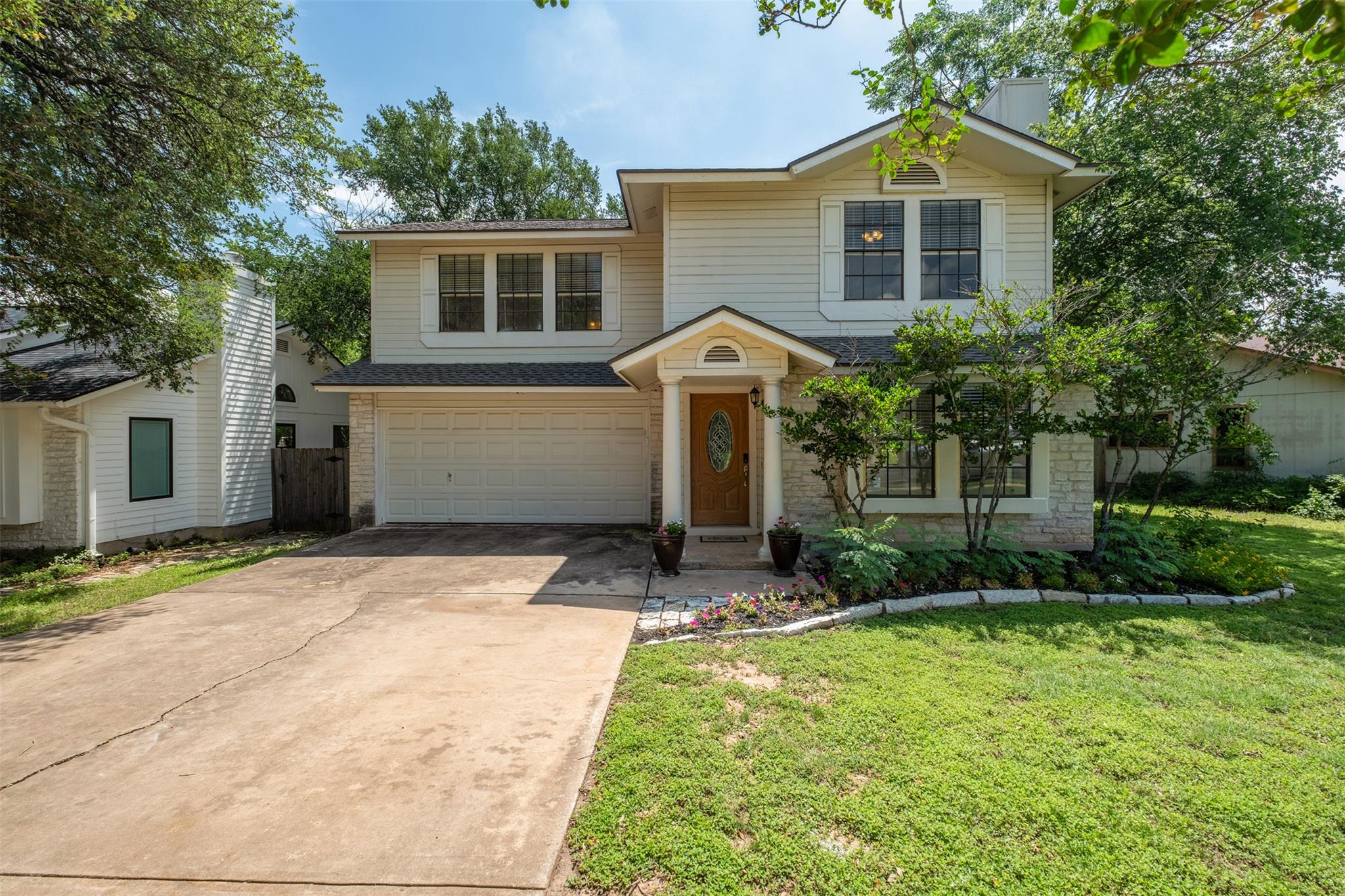 Listing photo 1 of 10501  Bilbrook Pl