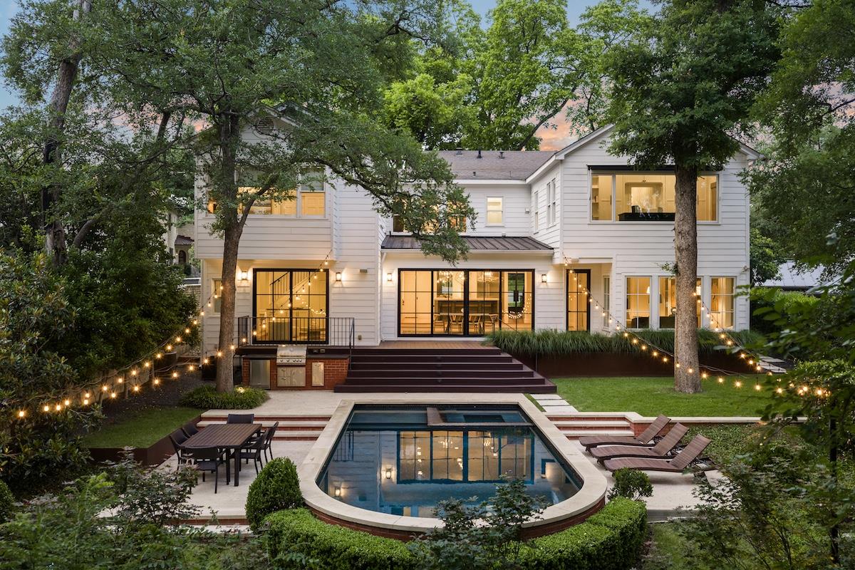 Listing photo 1 of 1015  Gaston Ave