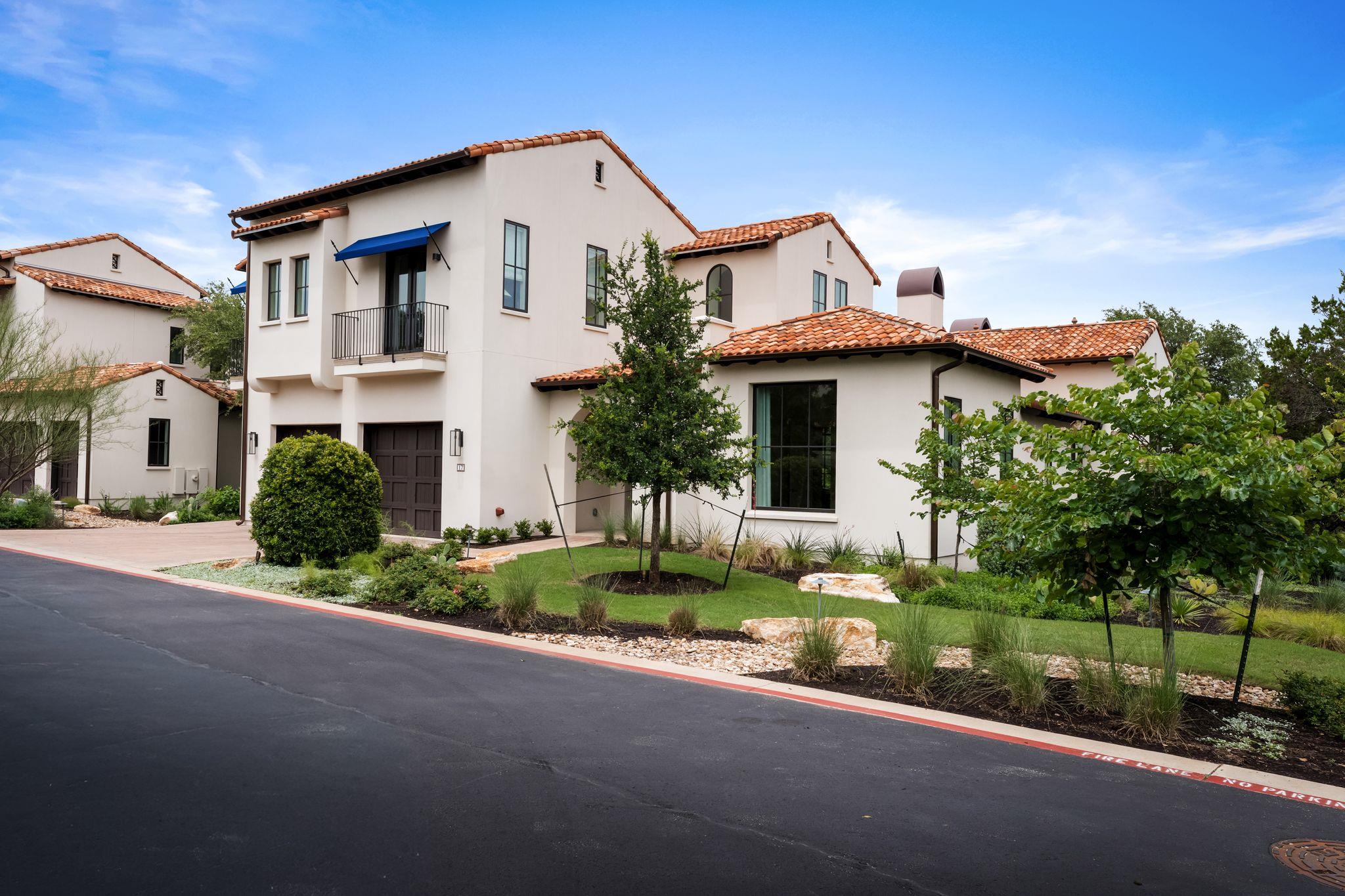 Listing photo 1 of 4401  Amarra Dr  #17