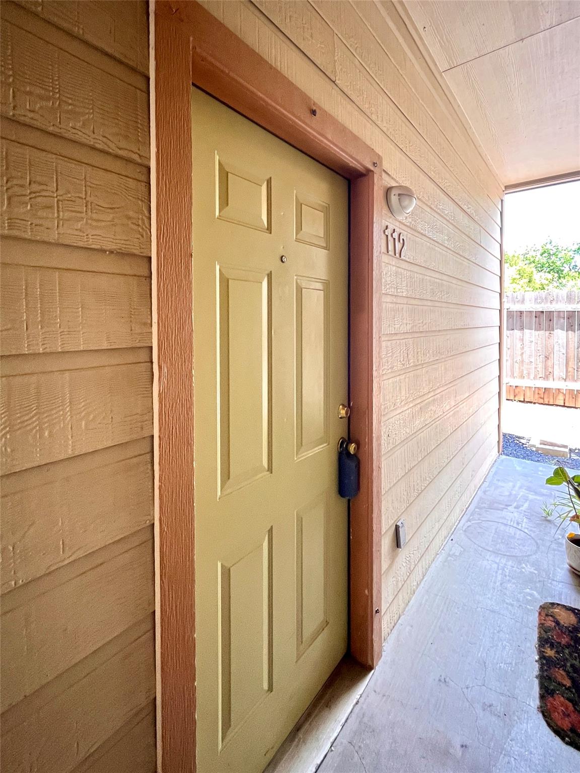 Listing photo 1 of 2106  Cullen Ave  #112