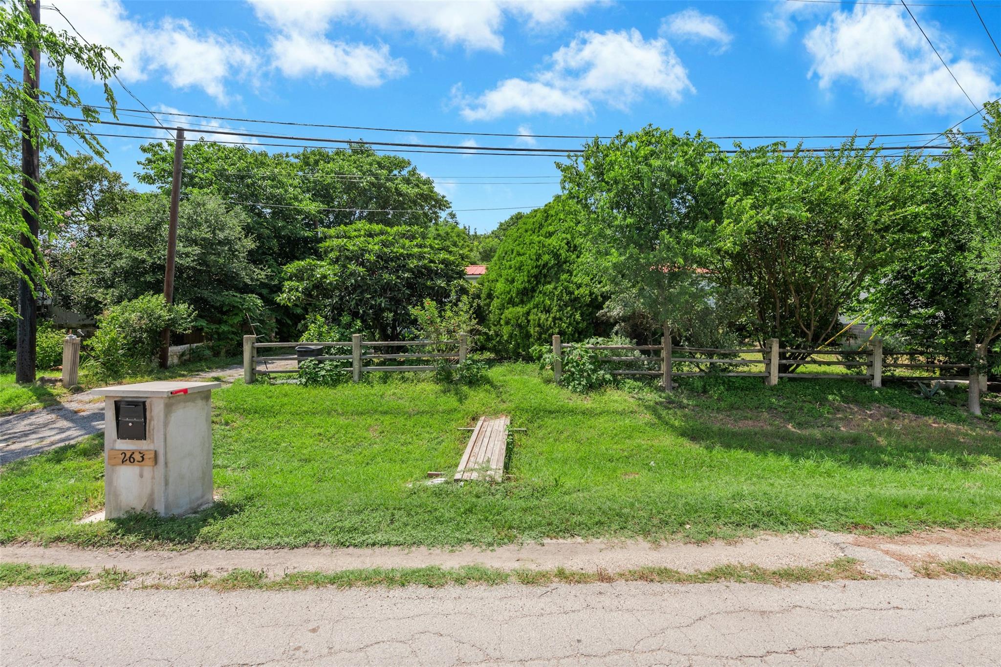 Listing photo 1 of 263  Railyard Dr