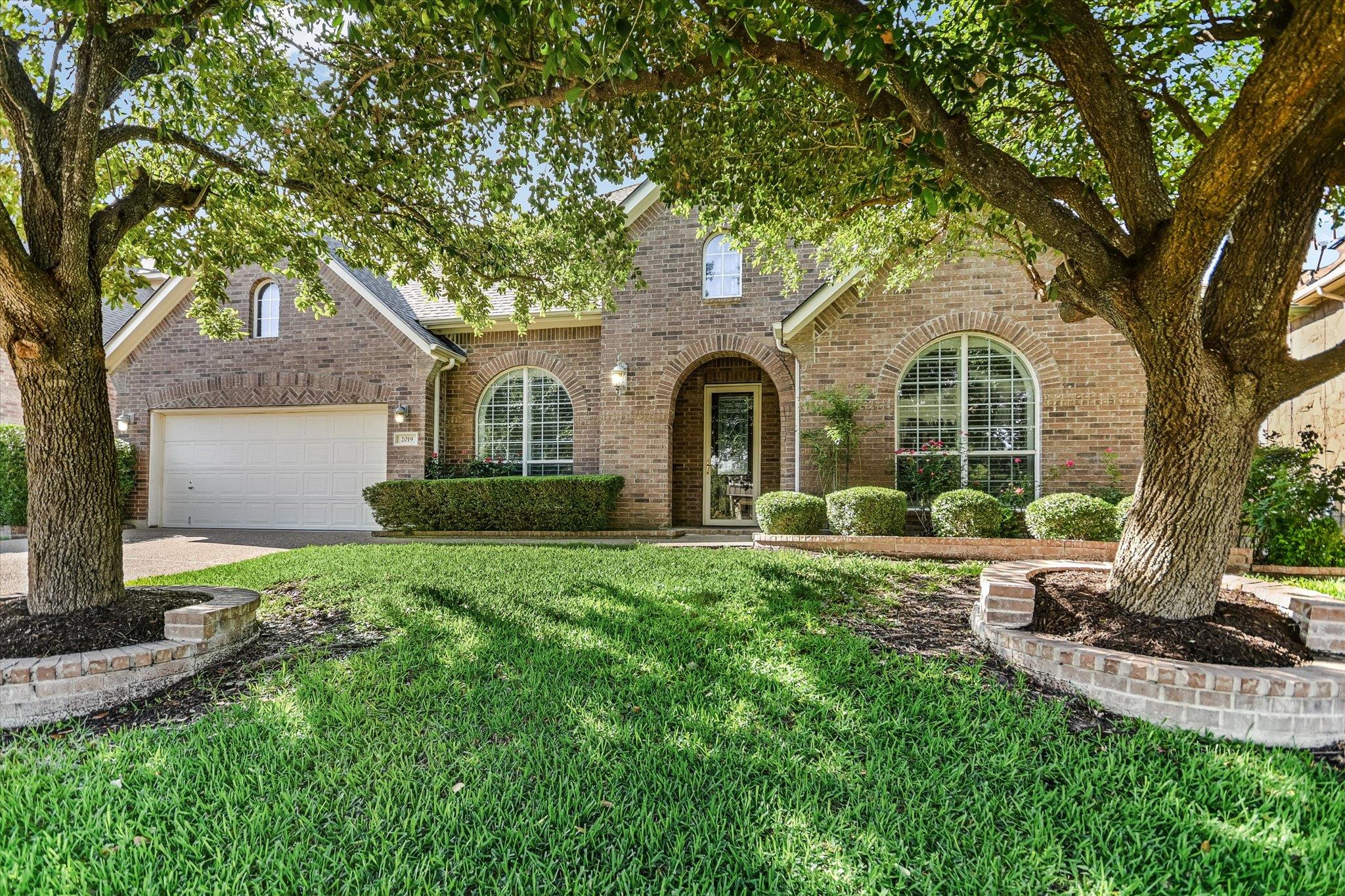 Listing photo 1 of 2019  Westvalley Pl