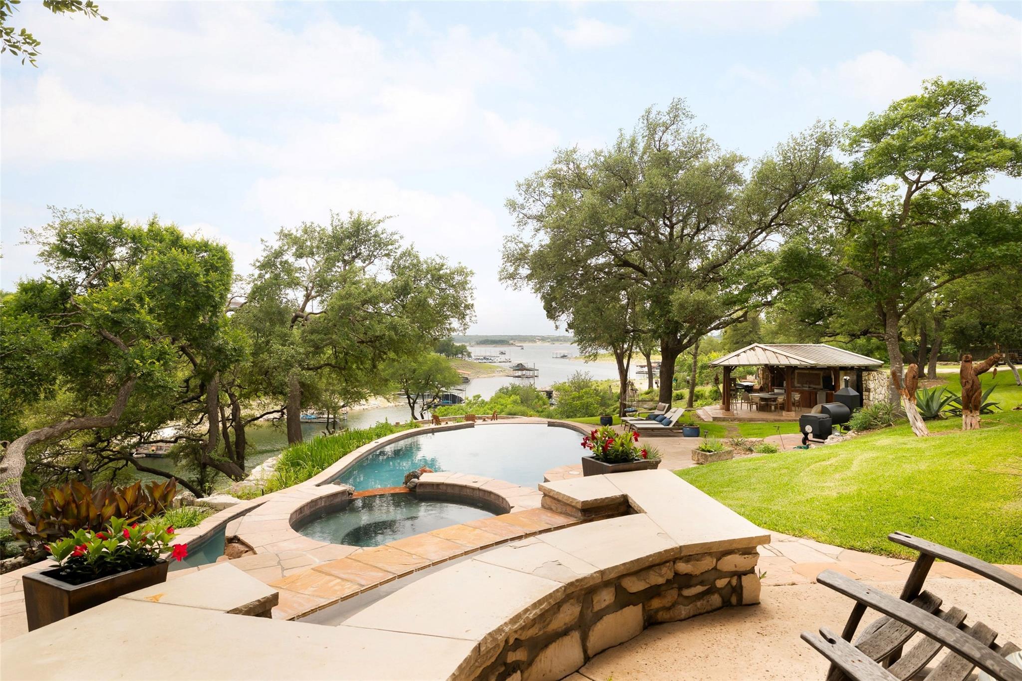 Listing photo 1 of 16407  Jackson St