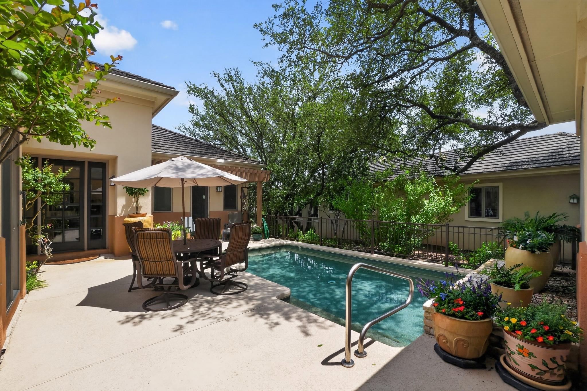 Listing photo 1 of 2305  Barton Creek Blvd  #40