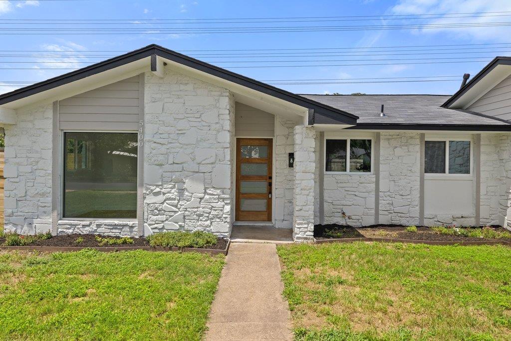 Listing photo 1 of 5400  Salem Hill Dr