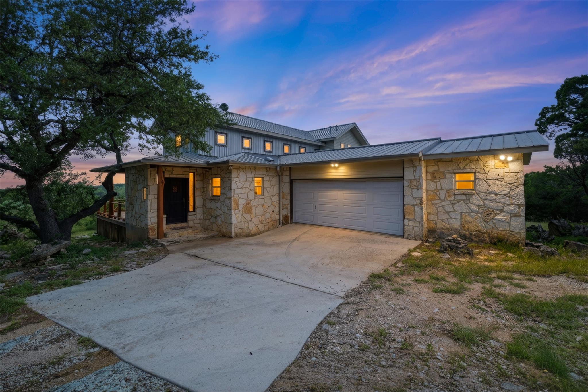 Listing photo 1 of 700  Skyline Ridge Lookout Dr