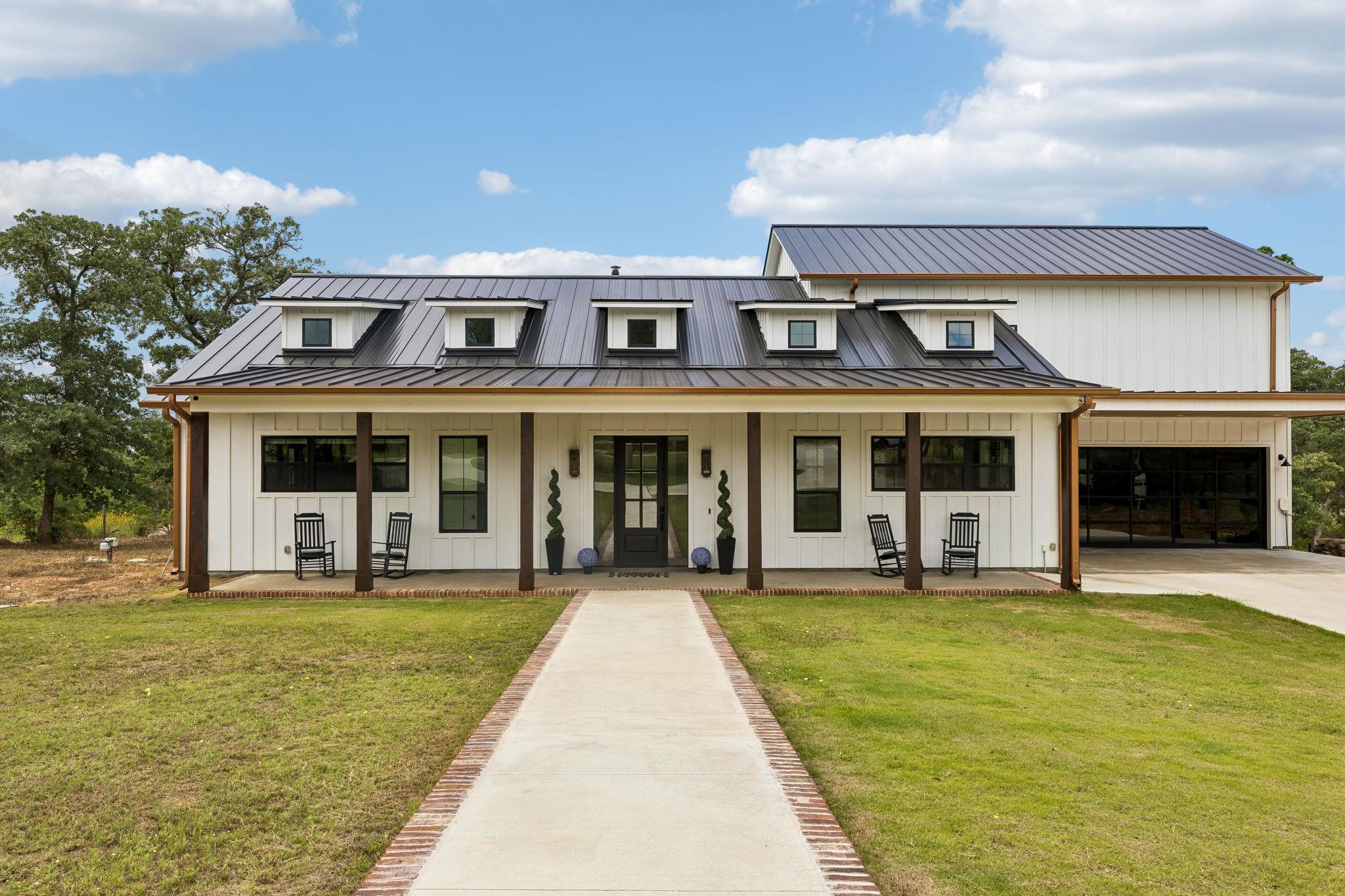 Listing photo 1 of 143 W Tanglebriar Ct