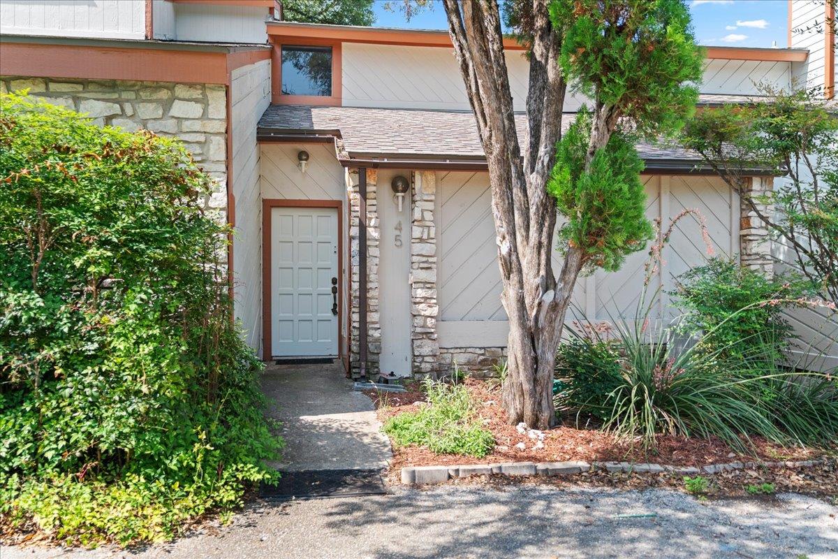 Listing photo 1 of 45  Cypress Fairway Vlg