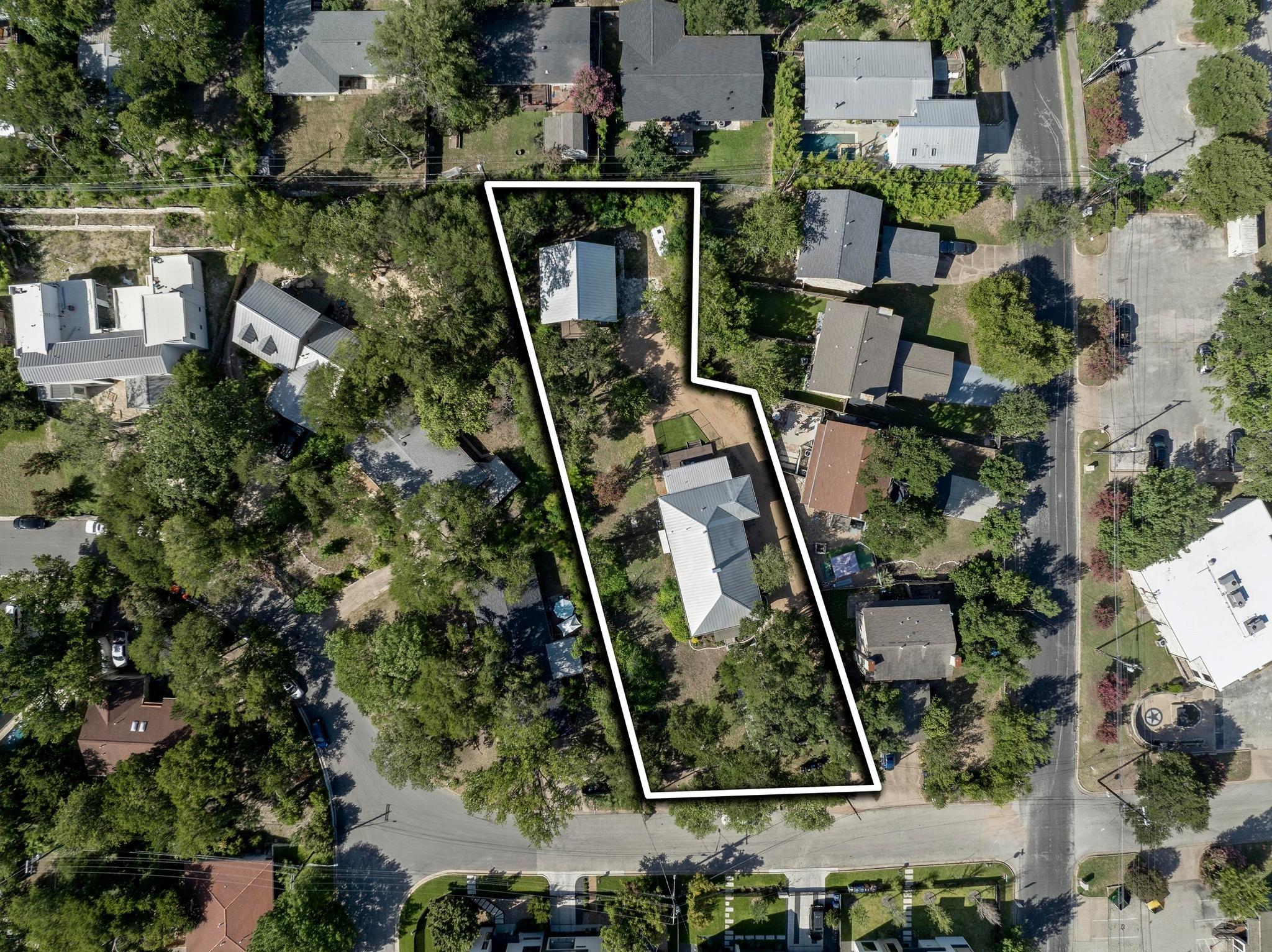 Listing photo 1 of 1603  Taylor Gaines St