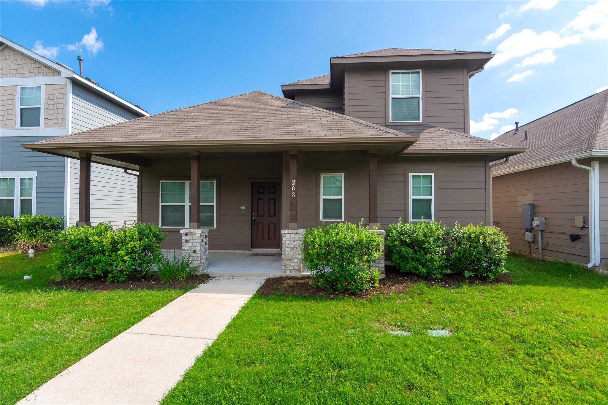 Listing photo 1 of 208  Timber Brook Dr