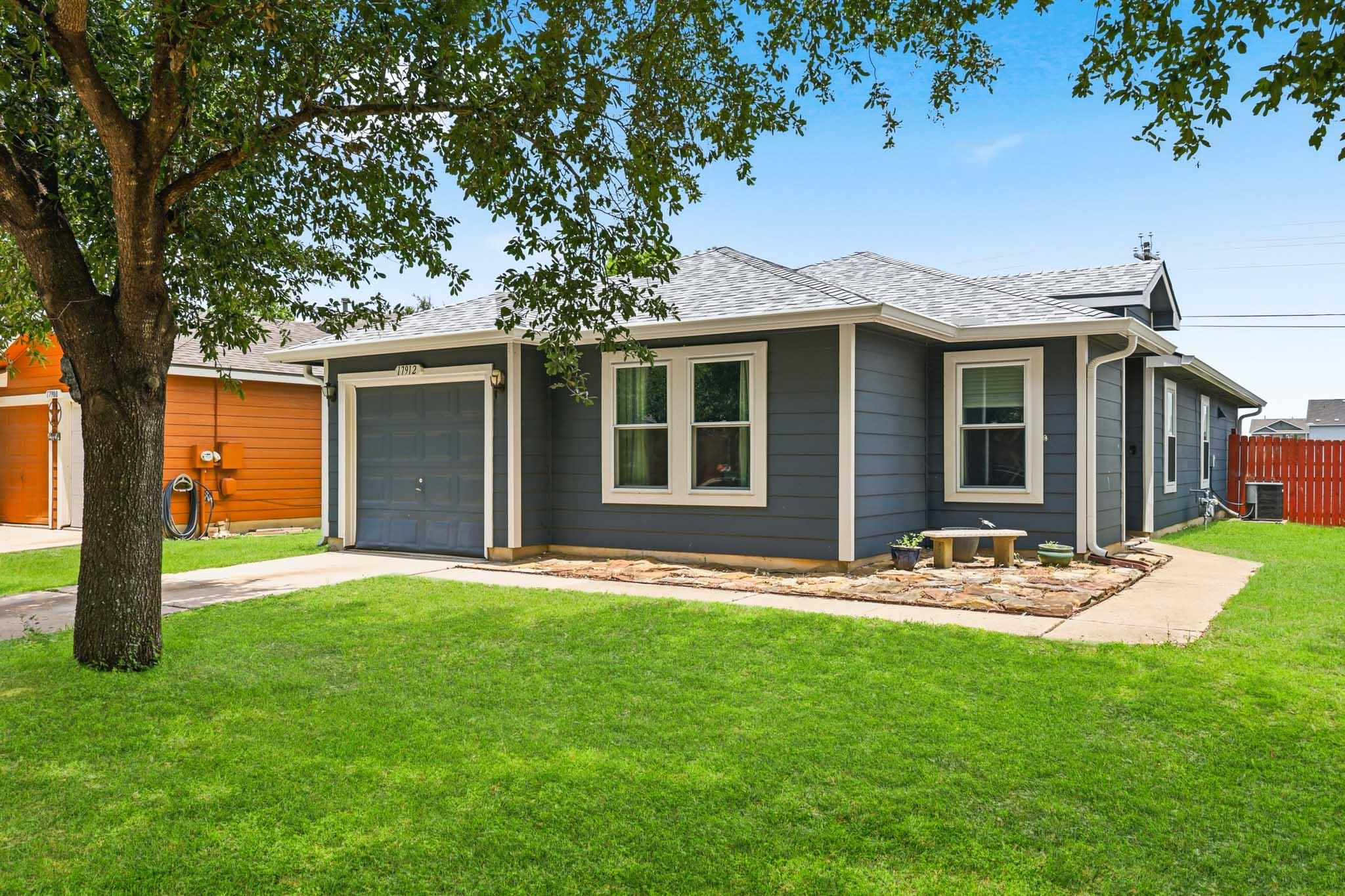 Listing photo 1 of 17912  Honey Locust Ln