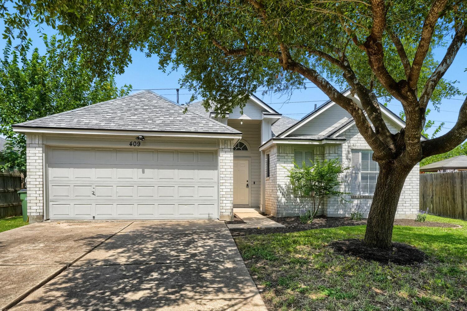 Listing photo 1 of 409  Willowbrook Dr