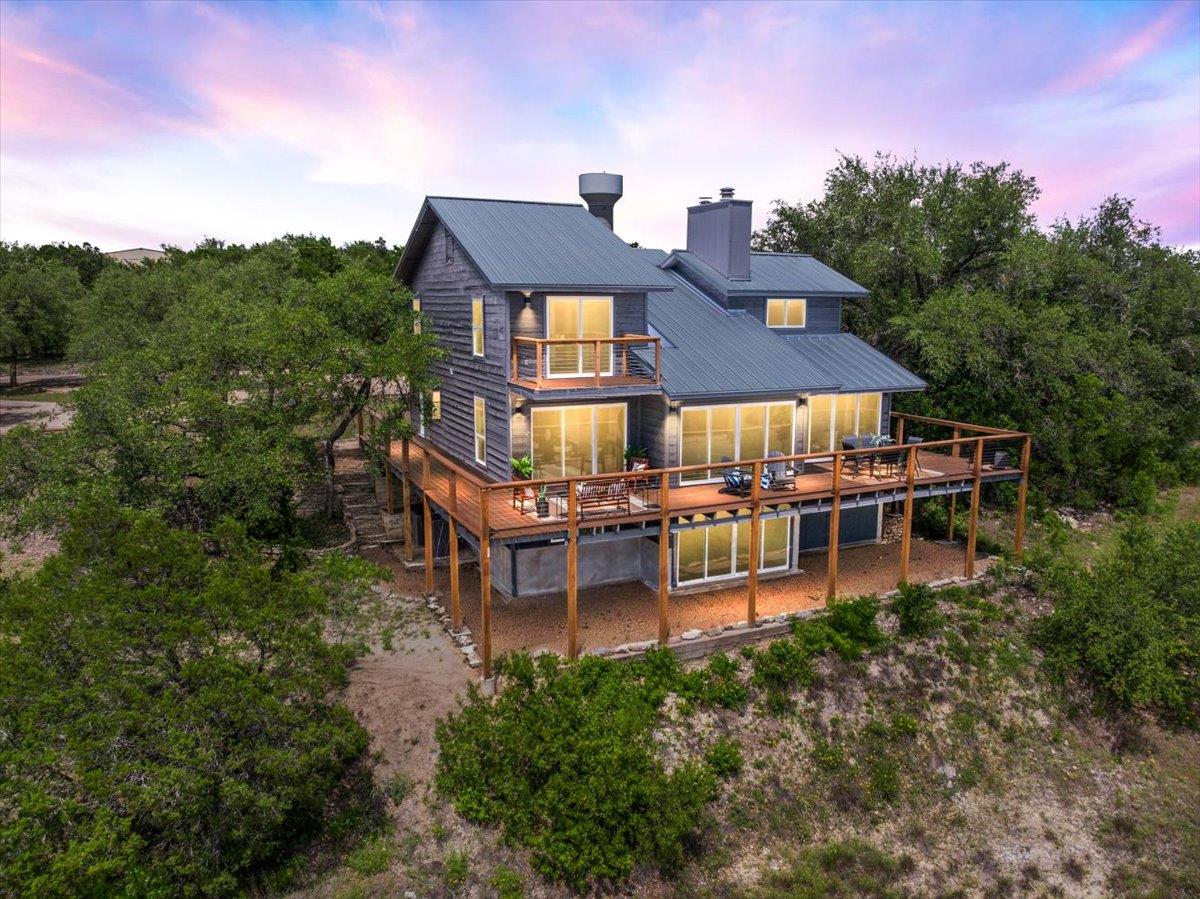 Listing photo 1 of 5203  Cueva Dr