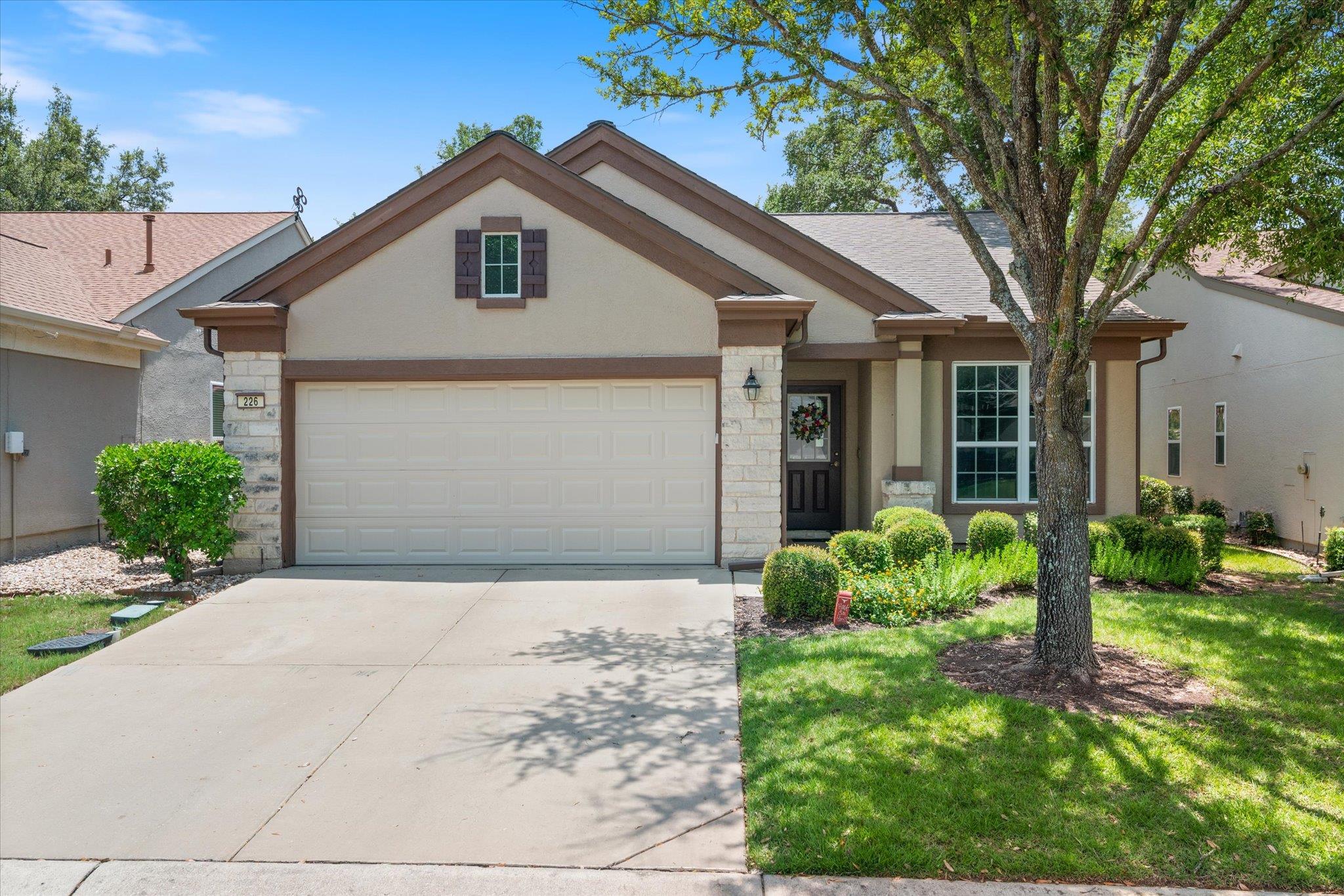 Listing photo 1 of 226  Winter Dr