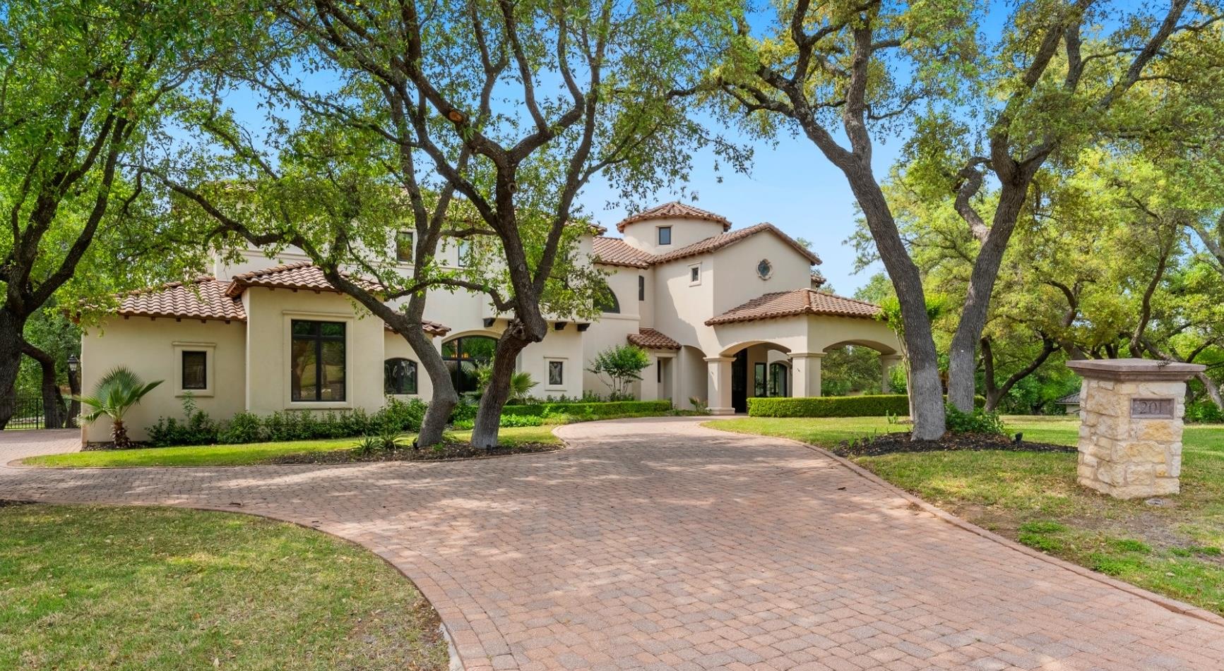 Listing photo 1 of 201  Costa Bella Dr
