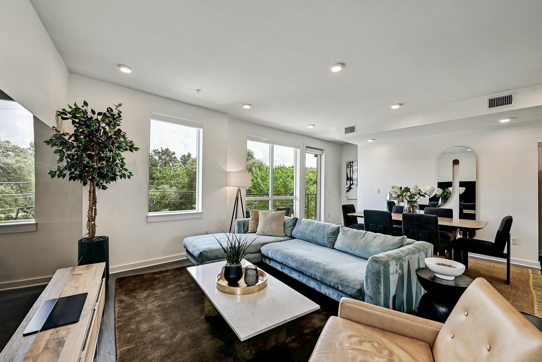 Listing photo 1 of 2003  Wilson St  #1