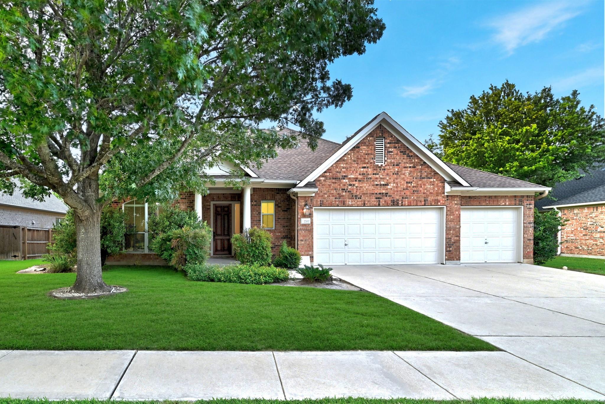 Listing photo 1 of 2707  Brindisi Way