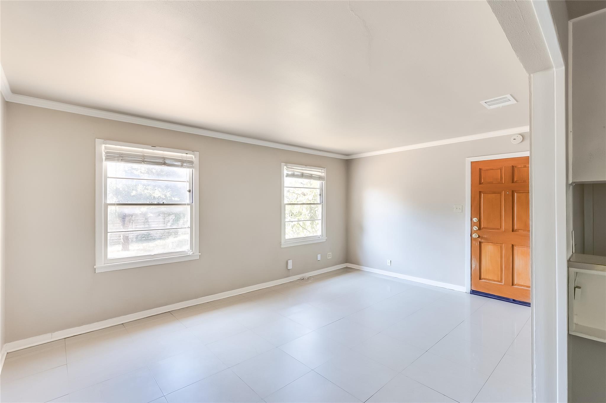 Listing photo 1 of 501  KREBS Ln