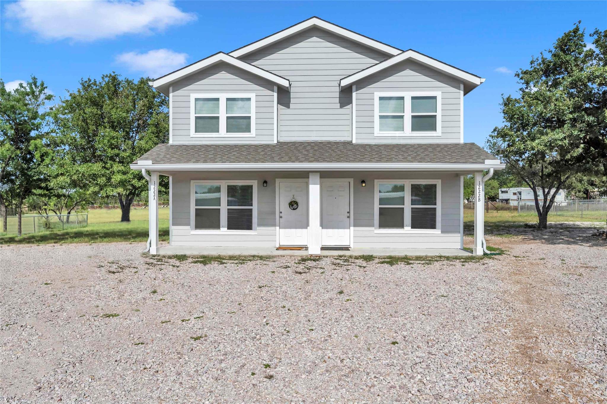 Listing photo 1 of 1220  Nora Ln
