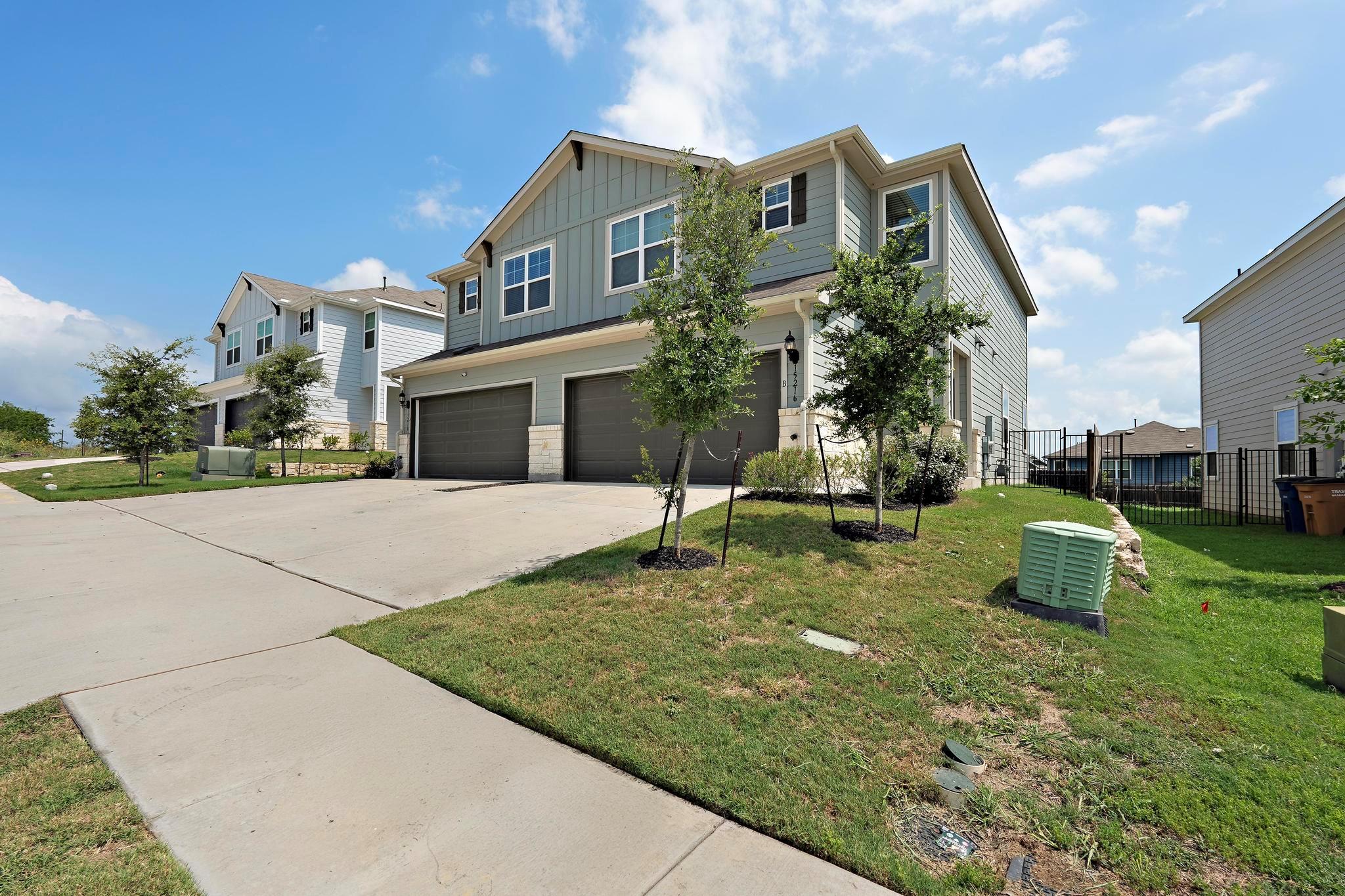 Listing photo 1 of 15216B  Sweet Mimosa Dr