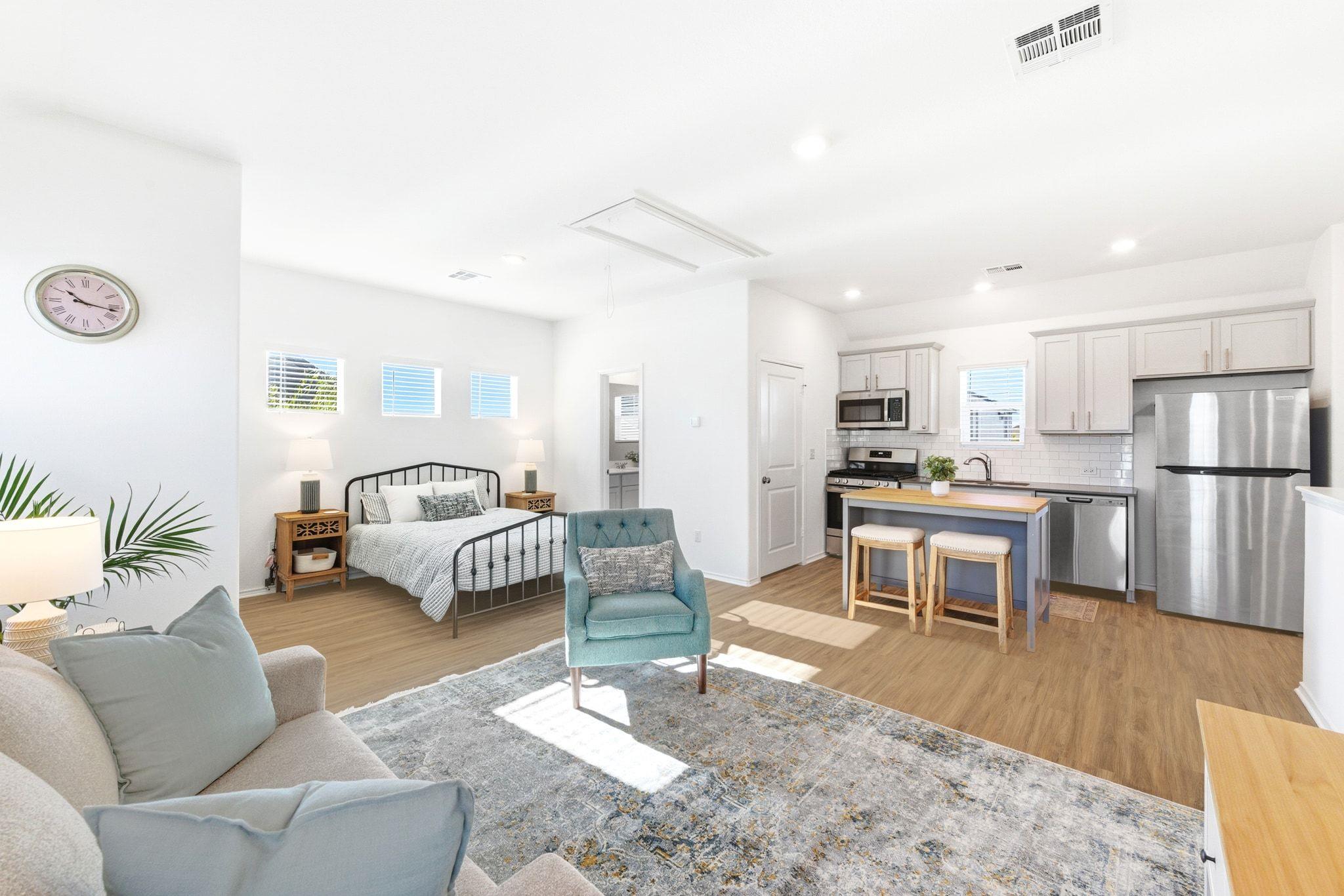 Listing photo 1 of 160  Rioja None  #Garage Apartment