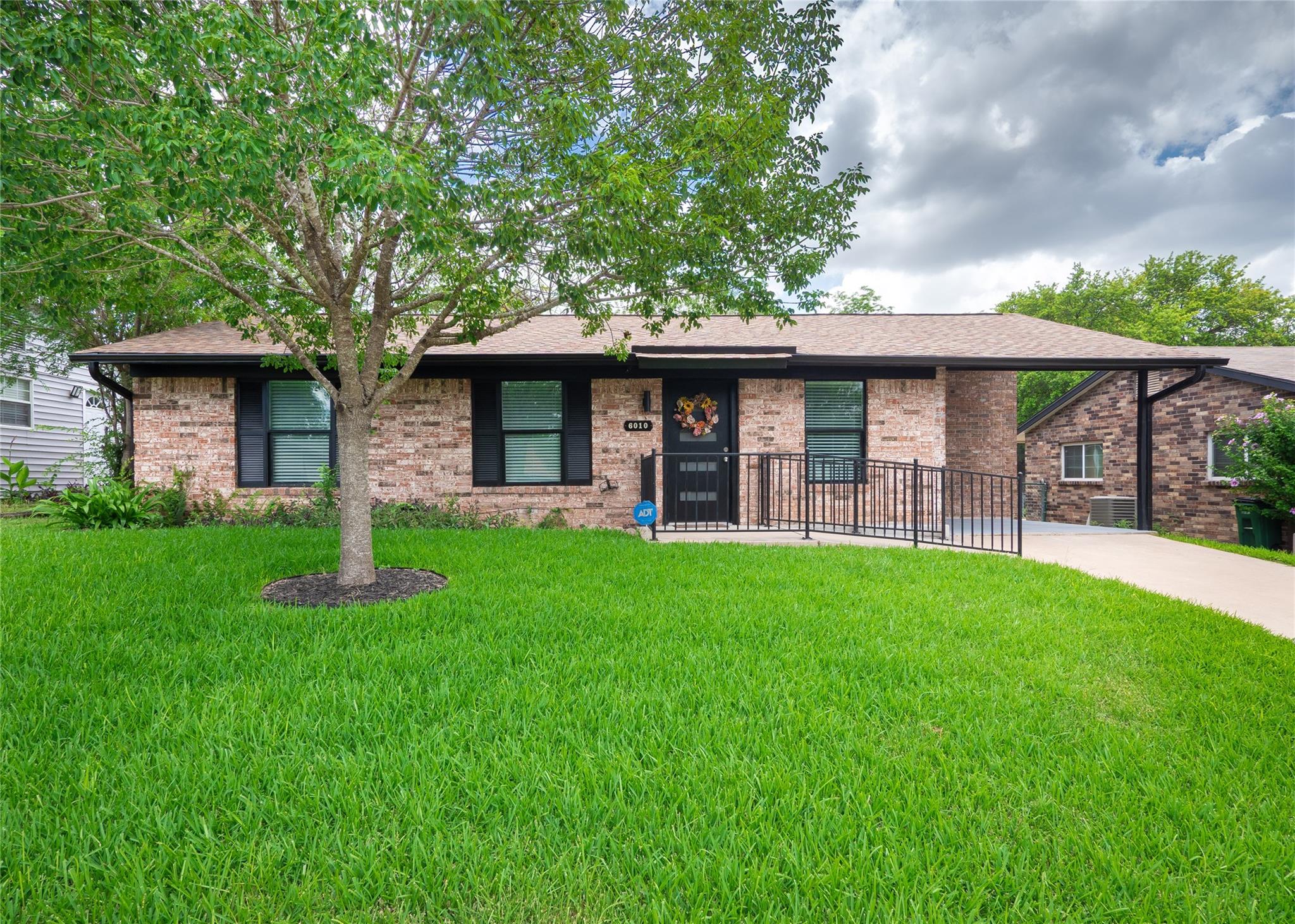 Listing photo 1 of 6010  Waycross Dr