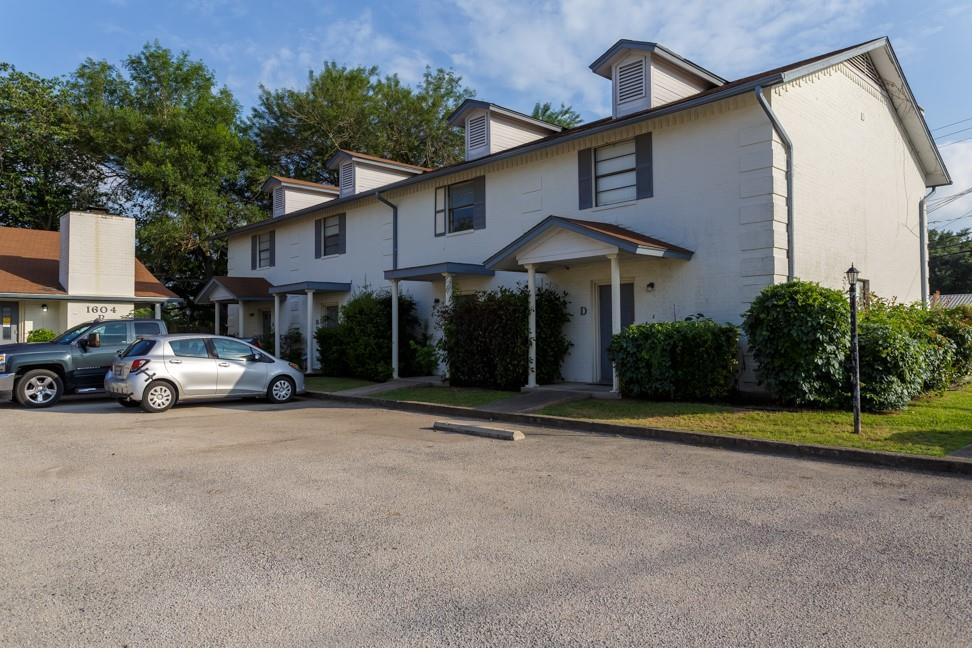 Listing photo 1 of 1602  Mill St  #C