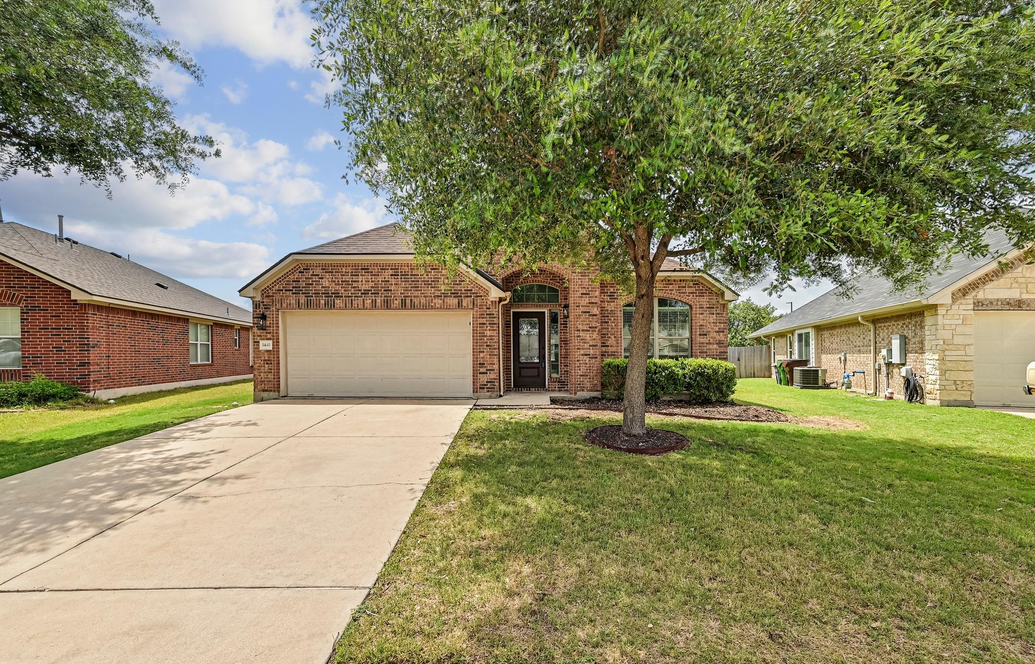 Listing photo 1 of 1441  Rainbow Parke Dr