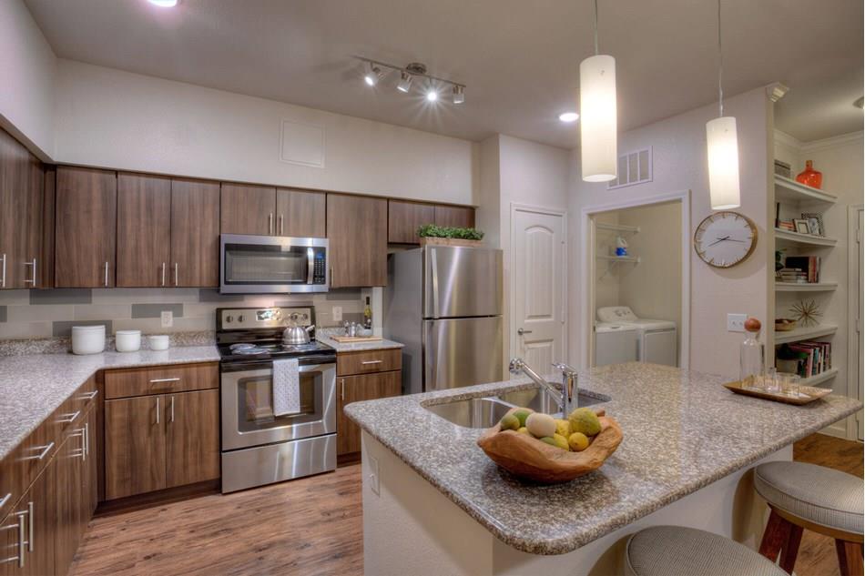 Listing photo 1 of 1200  Estancia Pkwy  #1133