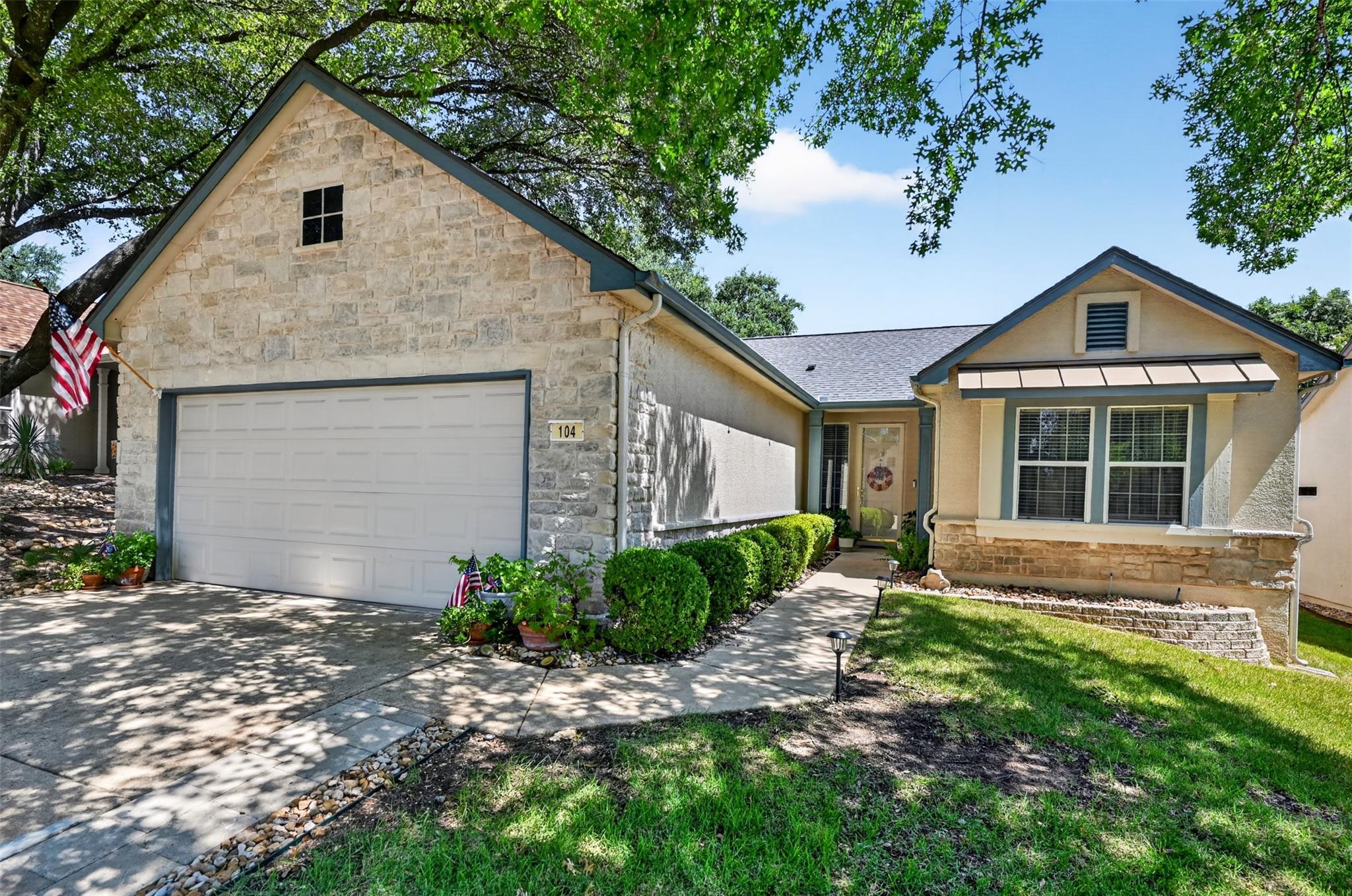 Listing photo 1 of 104  Purple Sage Dr