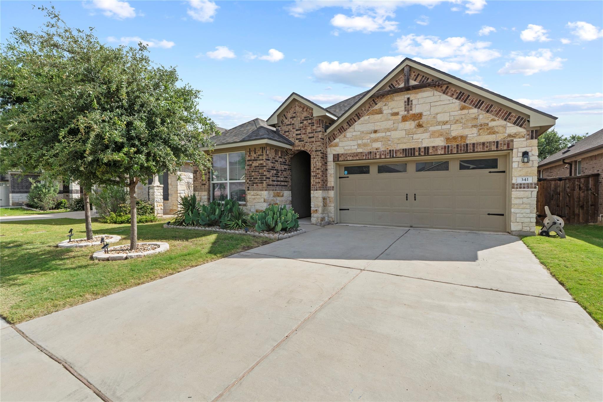 Listing photo 1 of 341  Peace Pipe Way