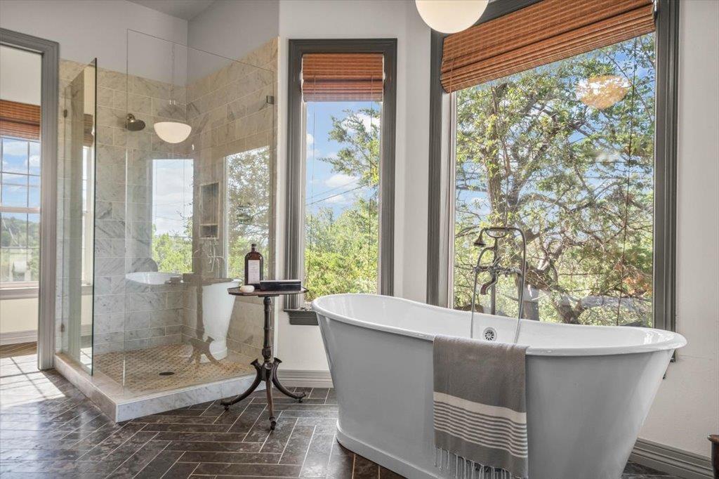 Listing photo 1 of 5201  Great Divide Dr